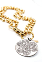 Load image into Gallery viewer, Large Design Disc to Wear Short or Long - N2-065GD