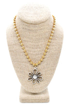Load image into Gallery viewer, Open Daisy Outline Pendant Convertible Gold Chain Necklace