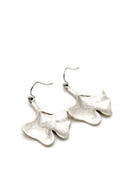 Load image into Gallery viewer, Gingko Leaf Charm Convertible Silver Chain Necklace