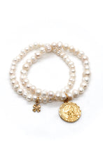 Load image into Gallery viewer, Frehswater Pearl Bracelet with Mini Gold Lucky Shamrock Charm -French Medals Collection- B6-010
