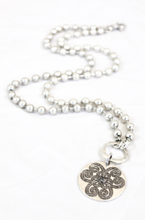 Load image into Gallery viewer, Large Design Disc to Wear Short or Long -The Classics Collection- N2-065