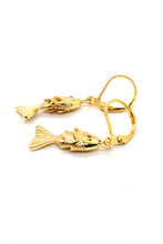 Load image into Gallery viewer, Small Articulated Gold Fish Earrings - E4-267s
