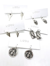 Load image into Gallery viewer, Bee Small Earrings - E9-076
