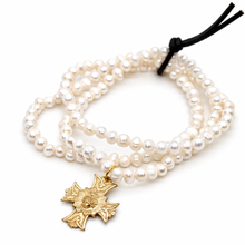 Load image into Gallery viewer, Mini Freshwater Pearl Cluster Stretch French Religious Medal Bracelet - FMB06A
