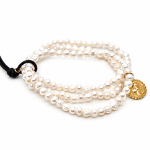 Load image into Gallery viewer, Mini Freshwater Pearl Cluster Stretch French Religious Medal Bracelet - FMB06B
