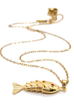 Load image into Gallery viewer, Delicate Articulated Gold Fish Necklace - N2-2564
