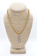 Load image into Gallery viewer, Daisy Cutout Pendant Convertible Gold Chain Necklace
