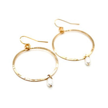 Load image into Gallery viewer, Freshwater Drop Gold Hoop Earrings - E1-003
