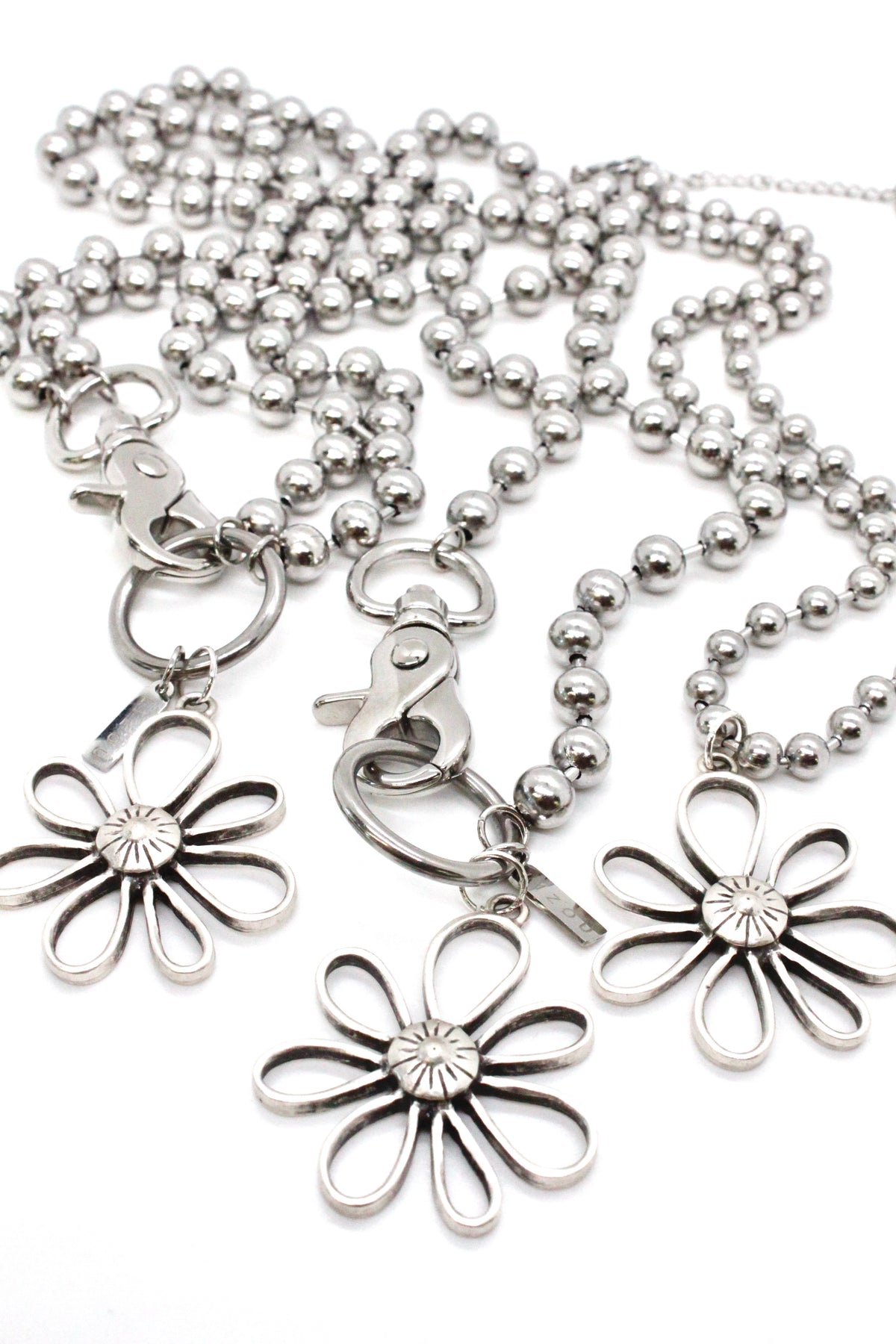 Open Daisy Outline Pendant Convertible Silver Chain Necklace
