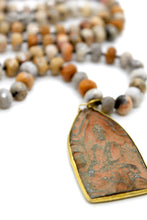Load image into Gallery viewer, Buddha Necklace 49 - Crazy Agate
