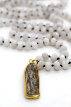 Load image into Gallery viewer, Buddha Necklace 50 - White Lace Agate
