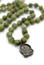 Load image into Gallery viewer, Buddha Necklace 53 - Green Agate
