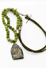 Load image into Gallery viewer, Buddha Necklace 106 - Green Agate
