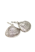Load image into Gallery viewer, Luxury Seashell Charm Convertible Silver Chain Necklace
