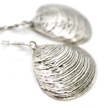 Load image into Gallery viewer, Luxury Seashell Charm Earrings - E9-25378
