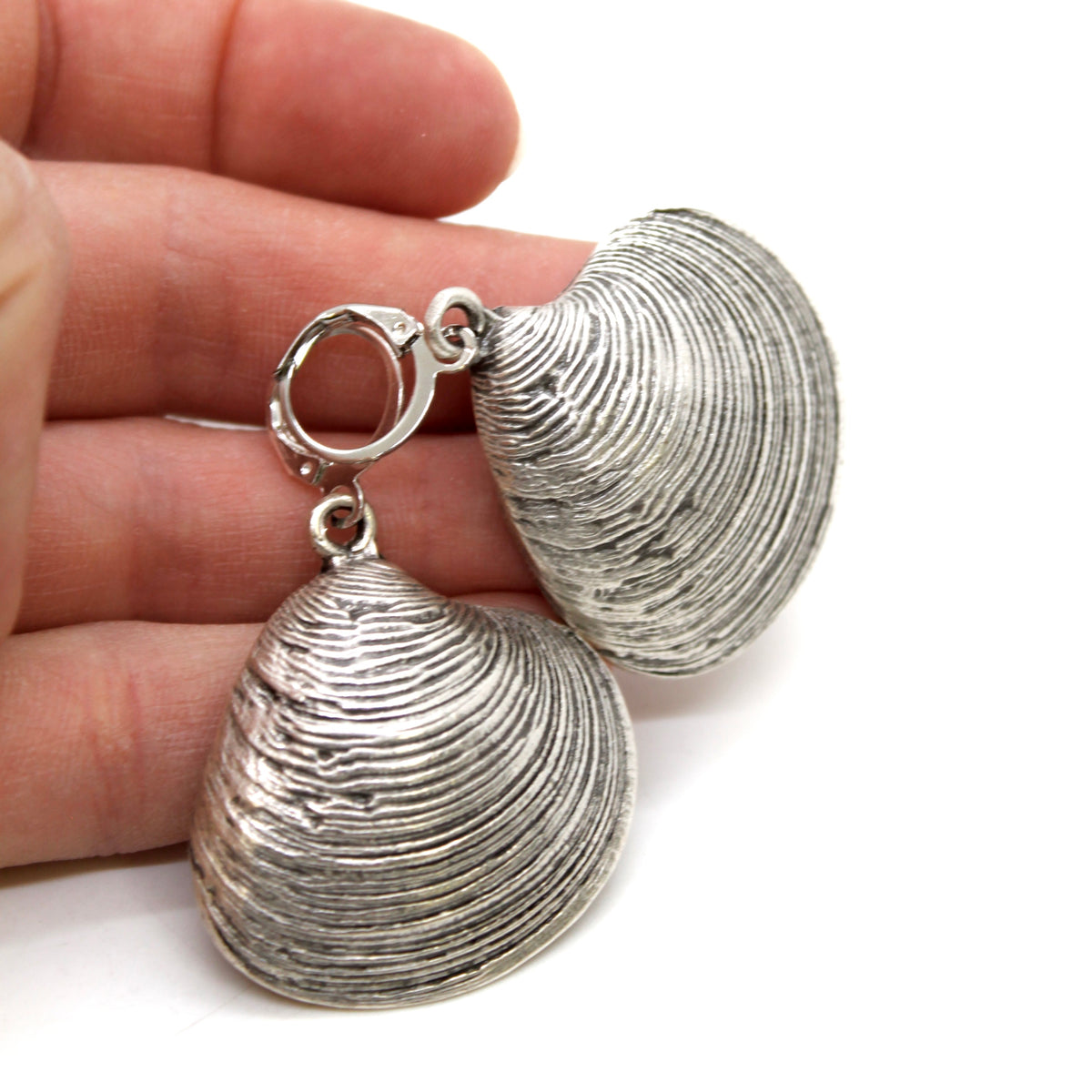 Luxury Seashell Charm Earrings - E9-25378