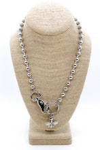 Load image into Gallery viewer, Queen Bee Convertible Silver Chain Necklace
