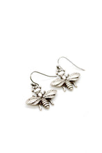 Load image into Gallery viewer, Queen Bee Convertible Silver Chain Necklace
