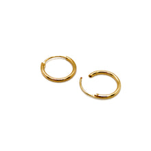 Load image into Gallery viewer, Easy and Delicate Gold Mini Huggy Earrings - E4-413

