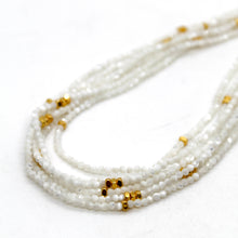 Load image into Gallery viewer, Pearl Oyster Stone and Gold Luxury Short Necklace - NC-611
