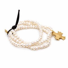 Load image into Gallery viewer, Mini Freshwater Pearl Cluster Stretch French Religious Medal Bracelet - FMB06A
