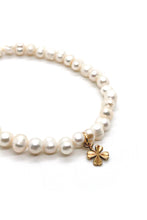 Load image into Gallery viewer, Frehswater Pearl Bracelet with Mini Gold Lucky Shamrock Charm -French Medals Collection- B6-010
