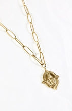 Load image into Gallery viewer, Short 24K Gold Plate Necklace -French Flair Collection- N2-977
