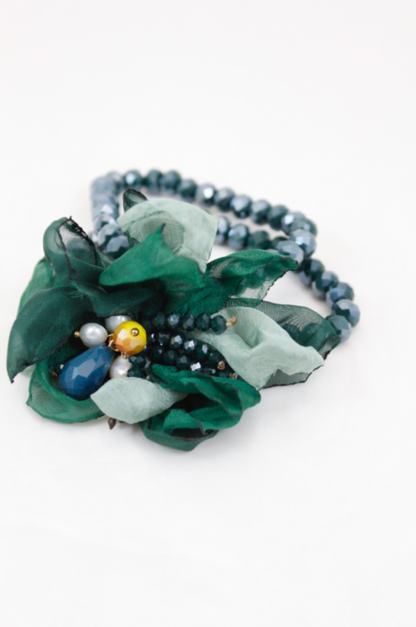 Crystal and Flower Stretch Bracelet  -The Classics Collection- B1-973