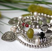Load image into Gallery viewer, Stack Stretch Heart Green Semi Precious Stone Bracelet -The Classics Collection- B1-373
