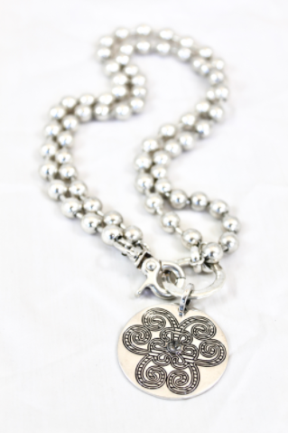 Large Design Disc to Wear Short or Long -The Classics Collection- N2-065
