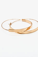 Load image into Gallery viewer, Simple Hoop Style Gold Earrings - E4-001
